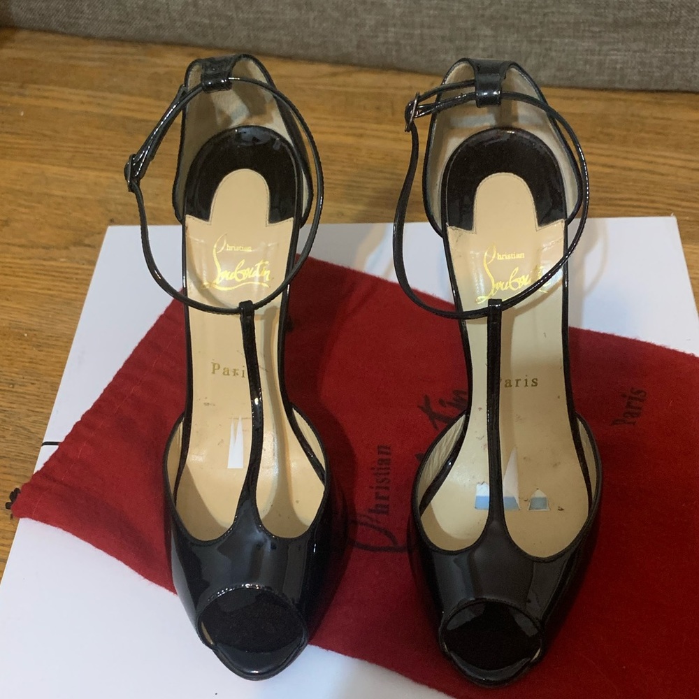 Christian Louboutin Senora 100 Patent TStrap Heels